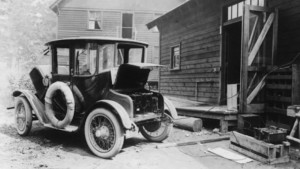 Electrische Auto van Detroit Electirc Car company anno 1900
