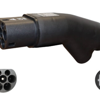 Productfoto laat stekker ingang (type2) en uitgang (Schuko) zien.